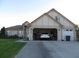 309 E Tanglewood Dr, Moses Lake, WA 98837