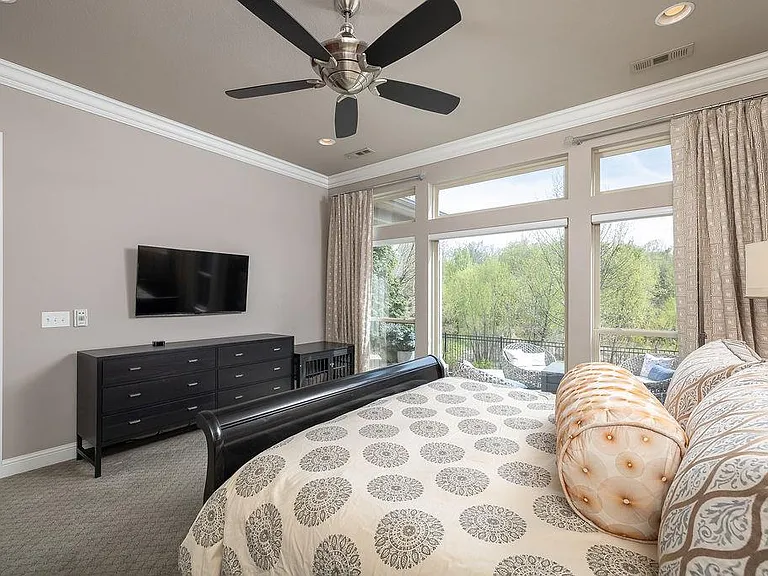 1235 E Adelaide Ln — Photo 18