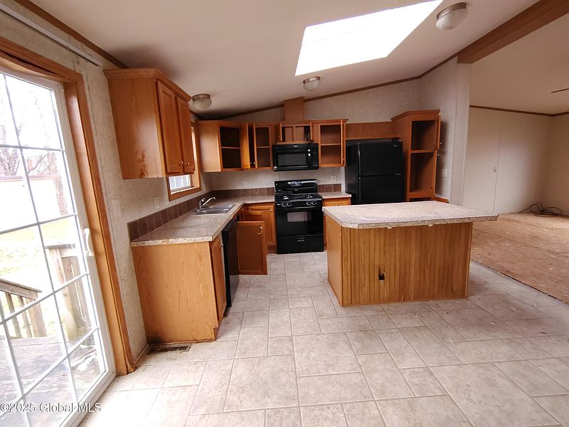 4th image of 111 Garibaldi Street
