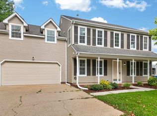 6201 Glenrose Dr, Suffolk, VA 23435