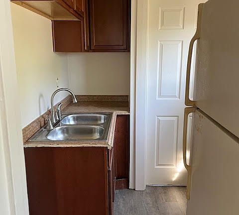 5th image of 1459 W Fort Park #1