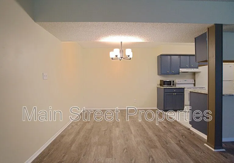 3323 Kingswood Ct #D10 — Photo 4