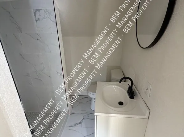 3810 Vineyard Rd, Kansas City, MO 64128