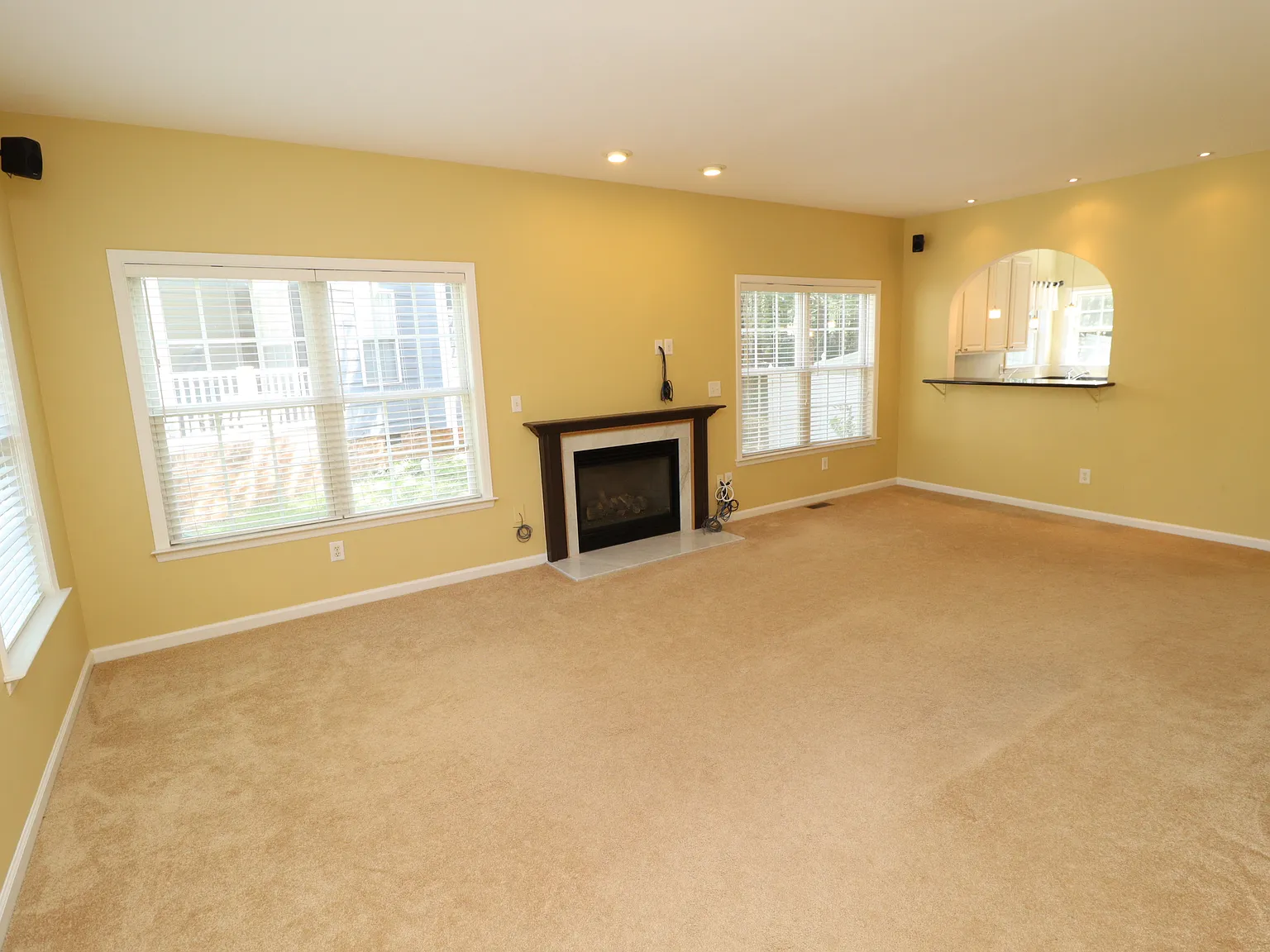 Inviting Pinecrest Home Available Immediately — Photo 3