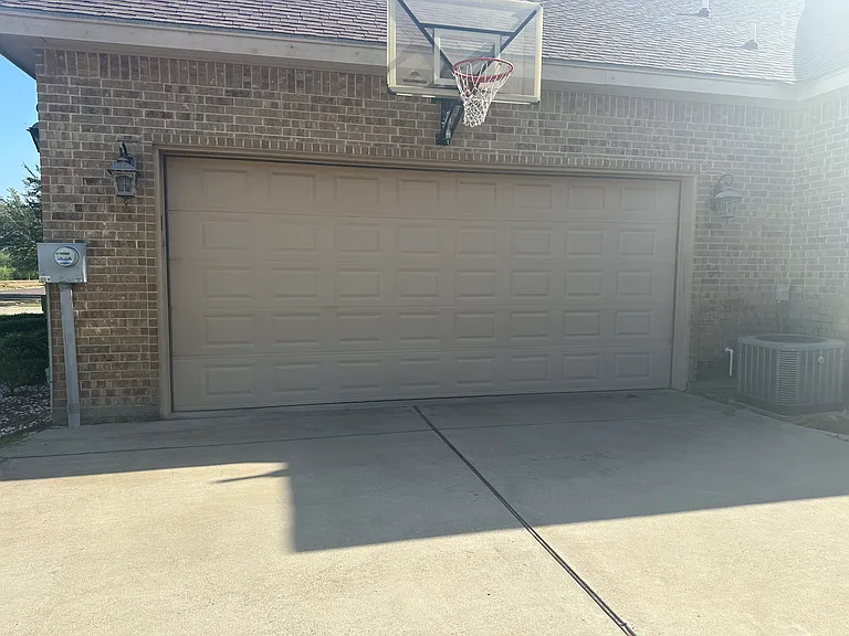 2605 Grand Canal Dr — Photo 2
