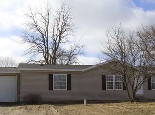 4669 E Armstrong Rd, Leesburg, IN 46538