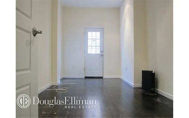 Rented by Douglas Elliman | media 22