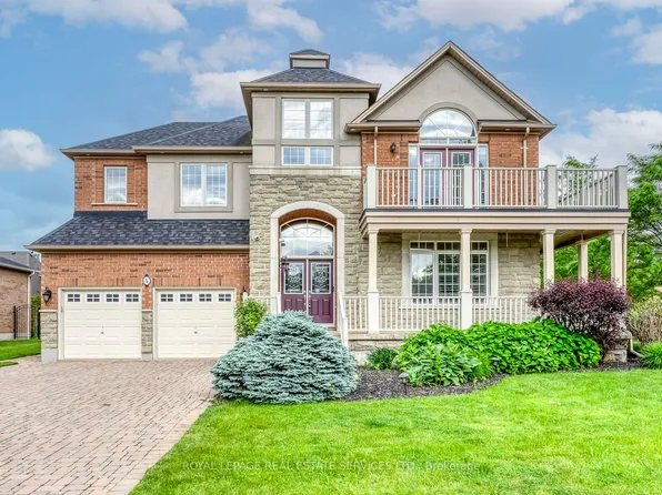 4 Avery Cir, Hamilton, ON L8E 6B8