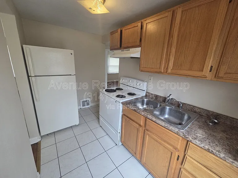 7148 Lillian Ave — Photo 4