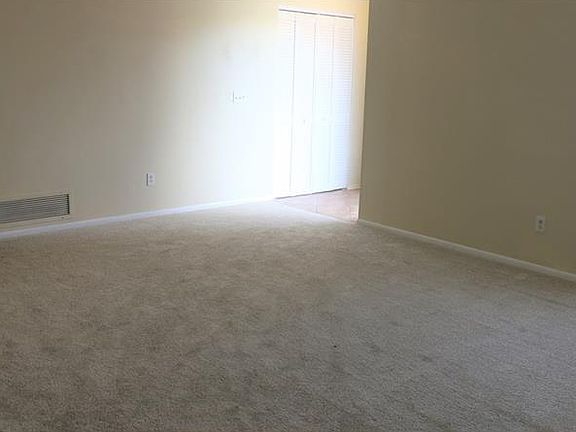 2nd image of 515 Diane Cir