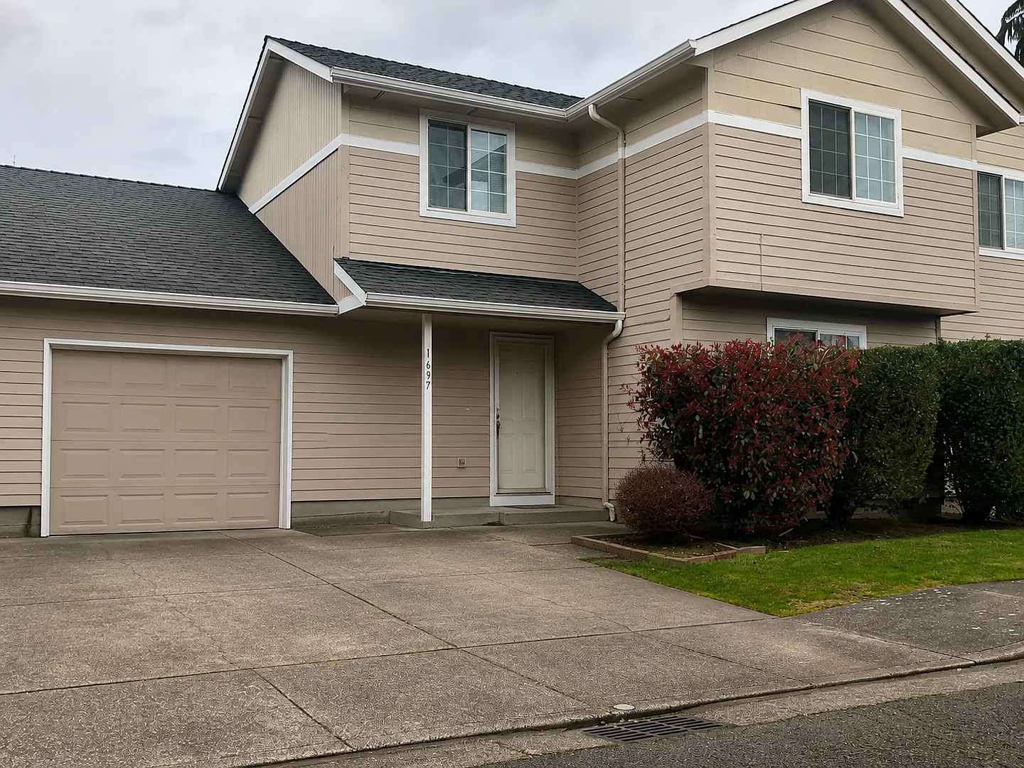 Perry/Della Duplex #14390 — Photo 1