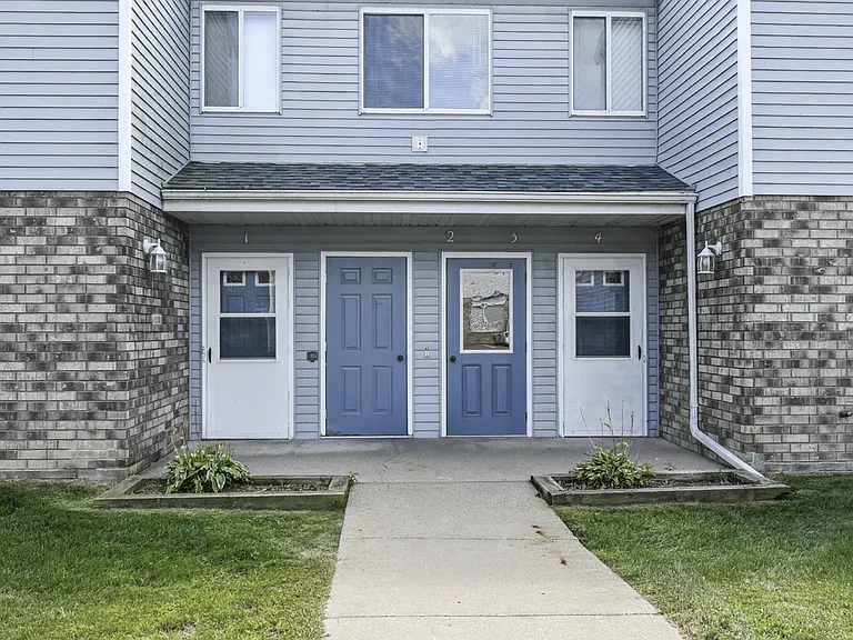 Ridge Creek Apartments — Photo 17