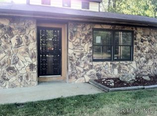 25 Villa Dr, Belleville, IL 62223