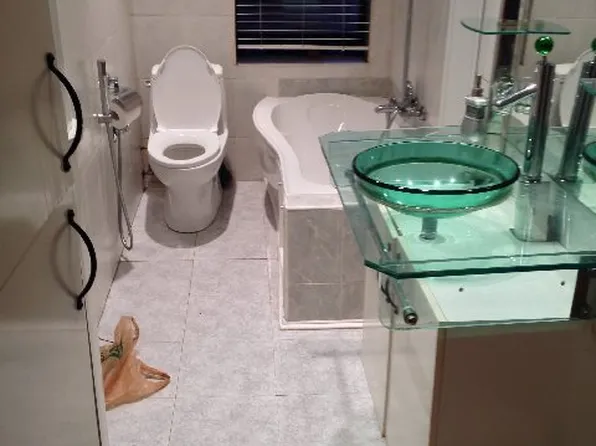 1543 W 1st St APT E3, Brooklyn, NY 11204