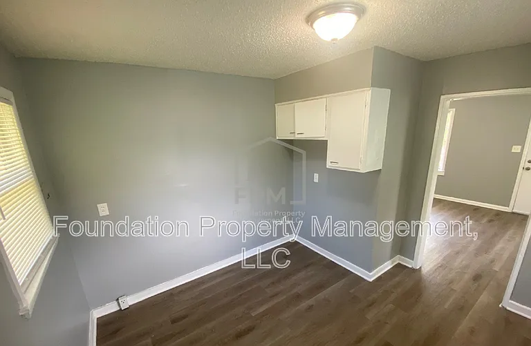 3276 Ashland St — Photo 6