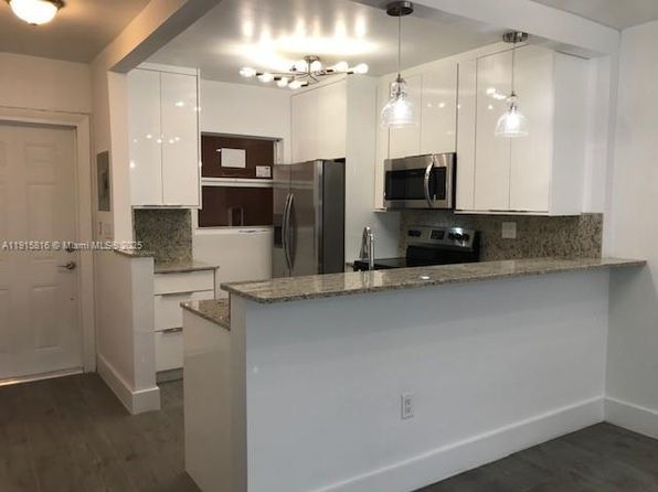 120 Royal Palm Rd APT 211