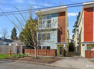 932 N 97th St, Seattle, WA 98103