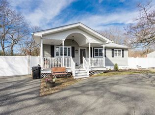 323 Amityville St, Islip Terrace, NY 11752