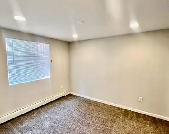 2nd image of 1431 N Pearl St APT 203