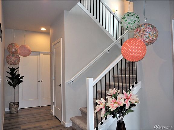 Main entrance ! Welcome home!