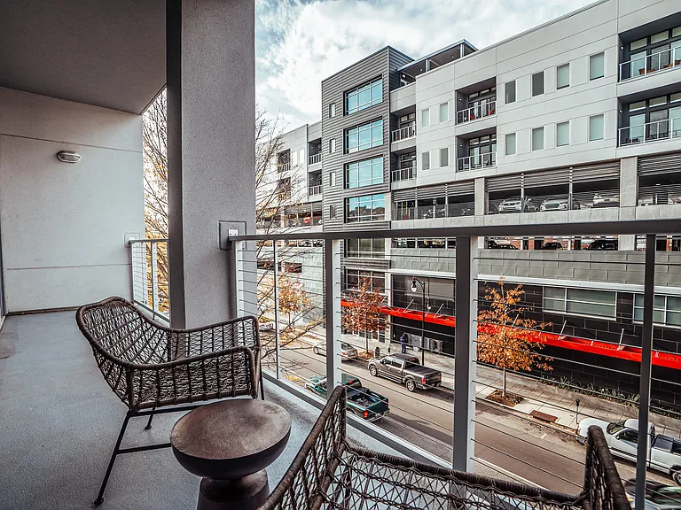 20 Midtown — Photo 26