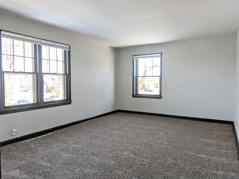 1104 S 32nd St — Photo 14