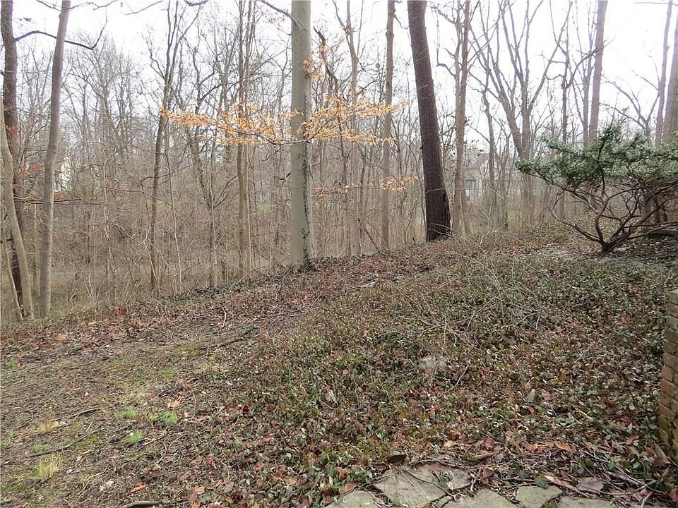2nd image of 7905 N Ridge Rd