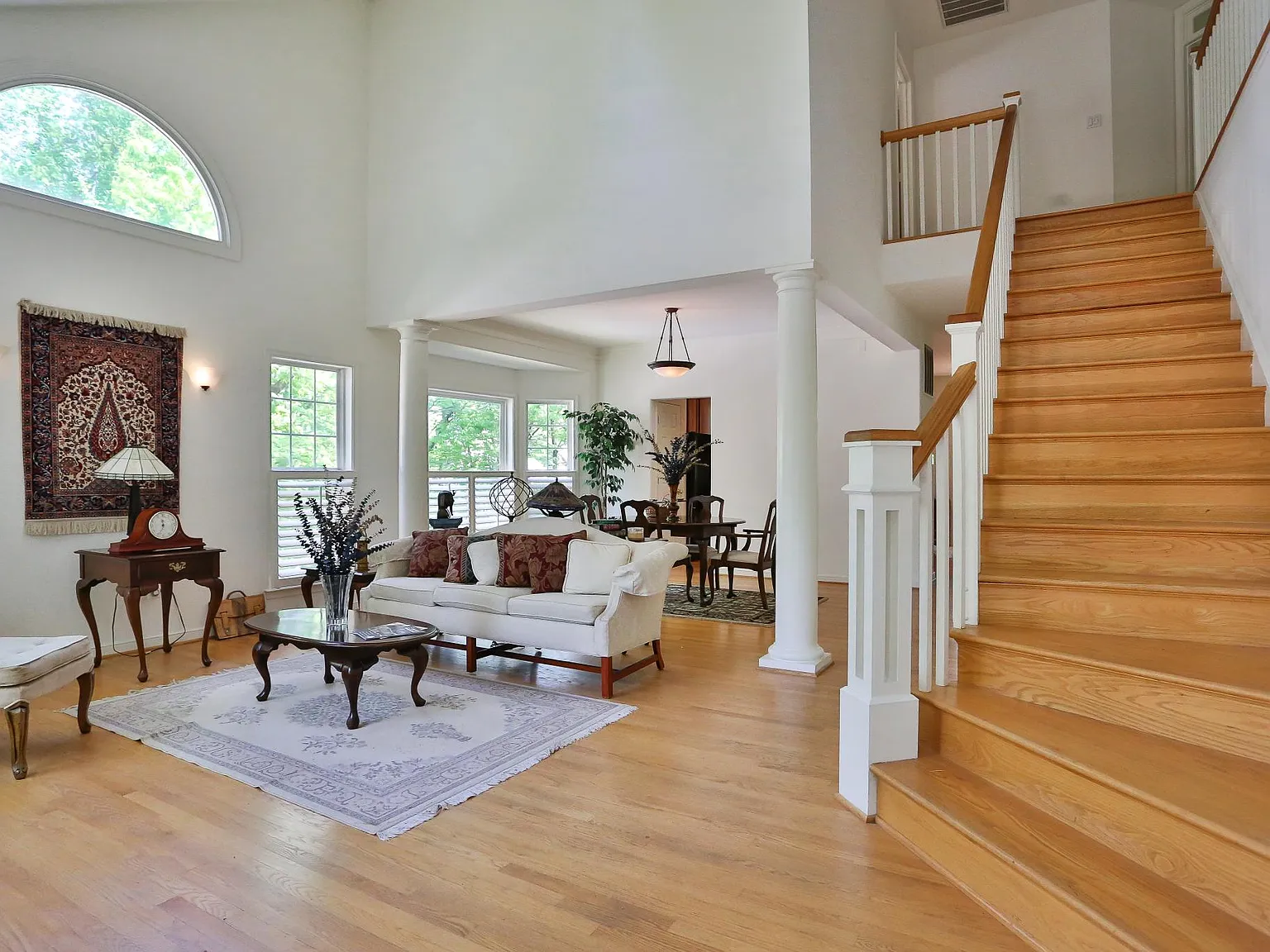 4 bed, 3.5 bath, 2692 sqft, $3,850 — Photo 2