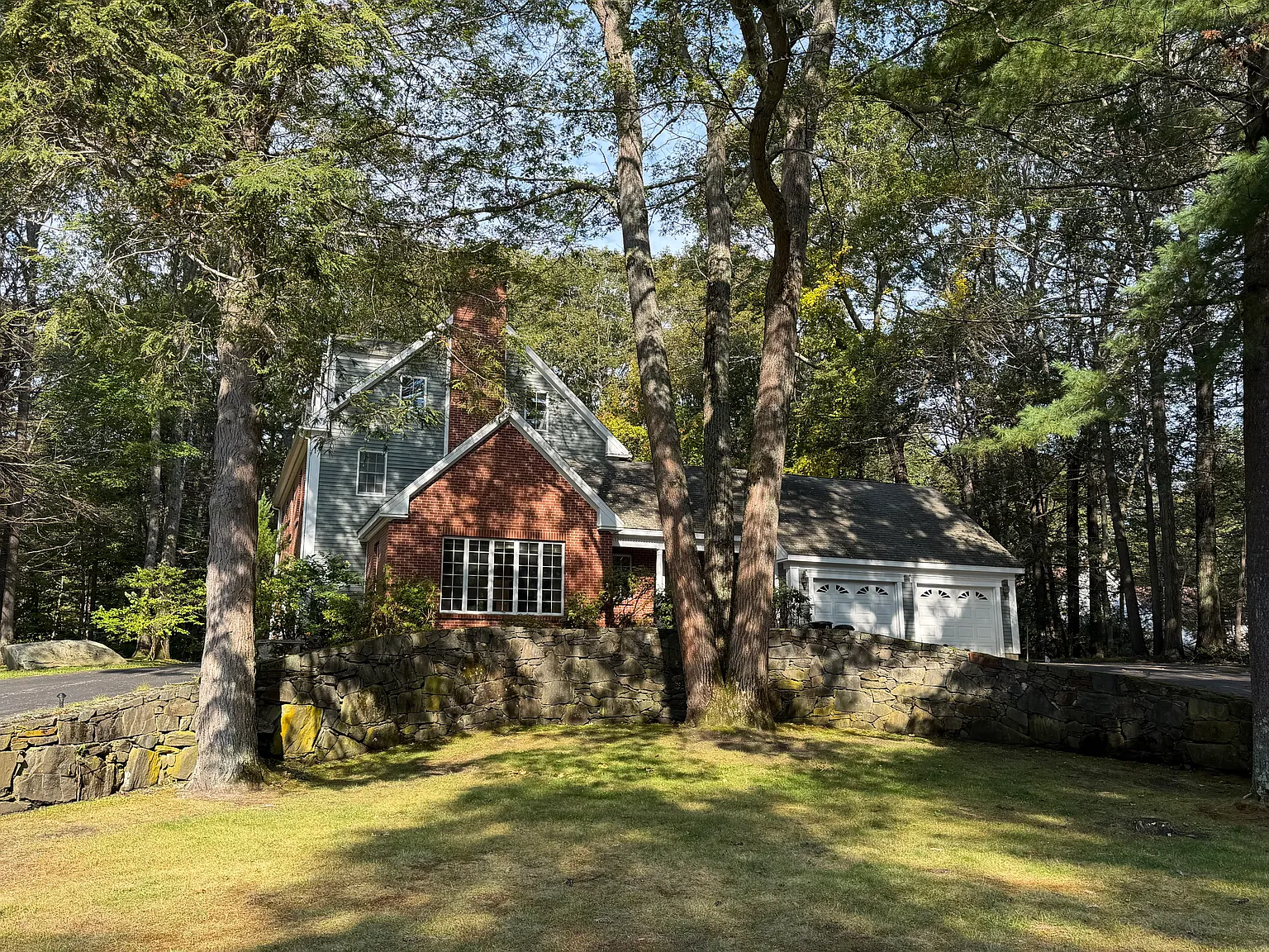 5 bed, 4800 sqft, $5,995 — Photo 1