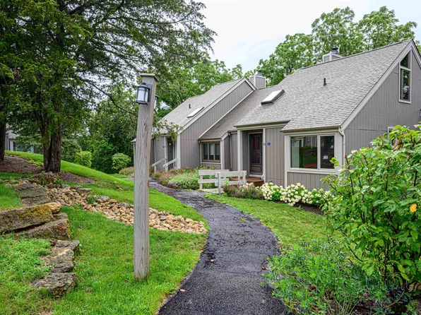 12 Cedar Bluff Ln, Galena, IL 61036