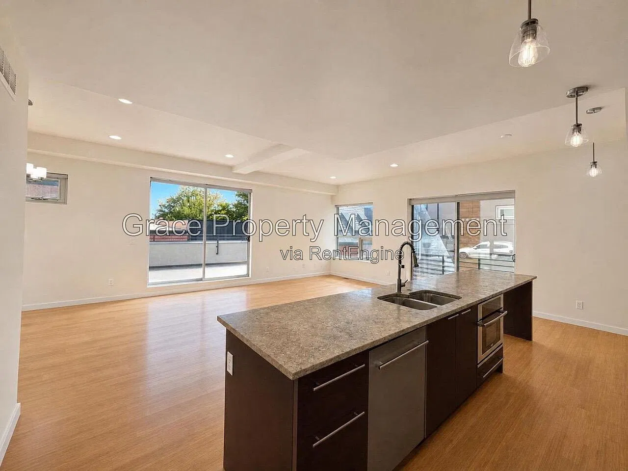 3 bed, 3.5 bath, 2318 sqft, $5,000 — Photo 3