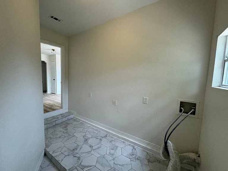 108 Easy St — Photo 34