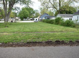 943 S 6th St, Clinton, IN 47842