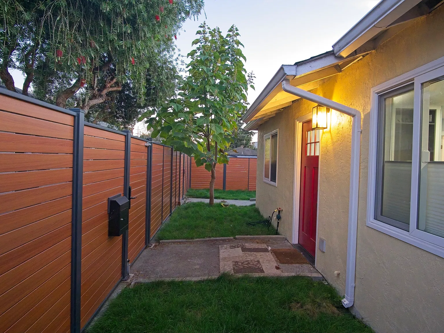 3 bed, 720 sqft, $1,600 — Photo 3