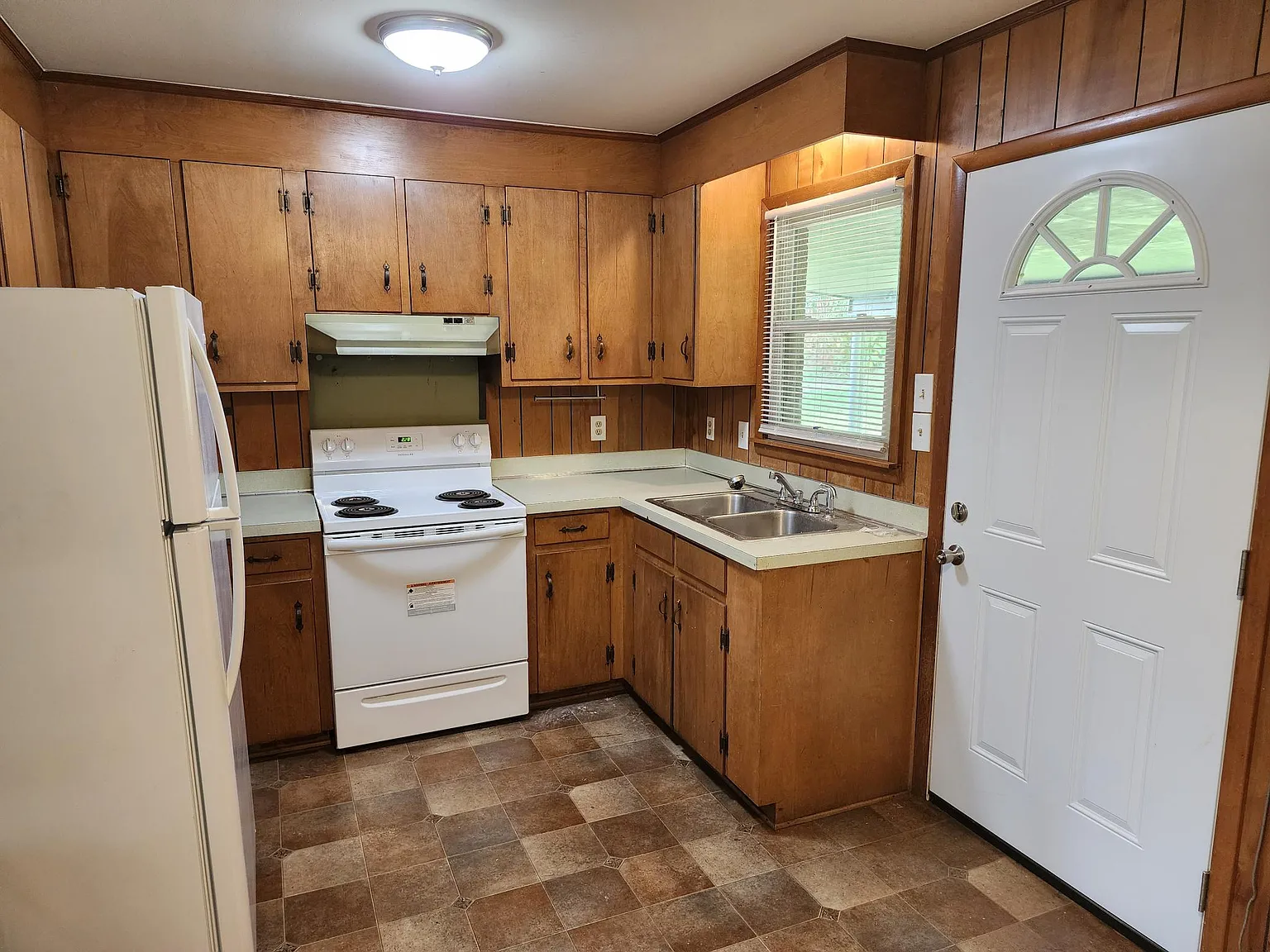 2 bed, 1050 sqft, $1,150 — Photo 3