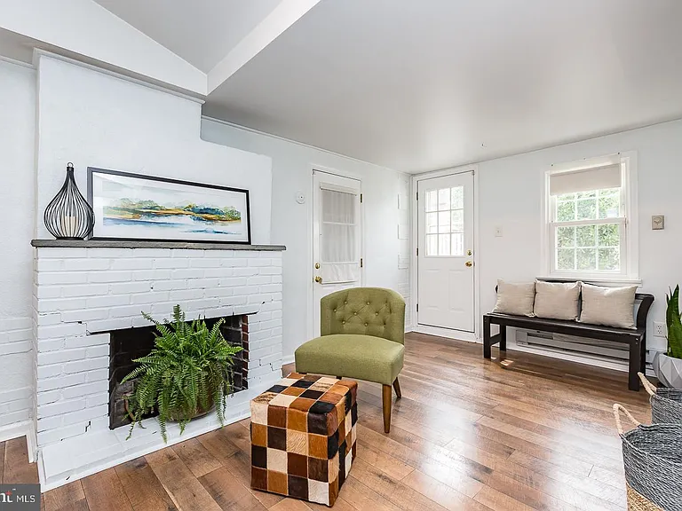 339 E Spring Ave — Photo 9