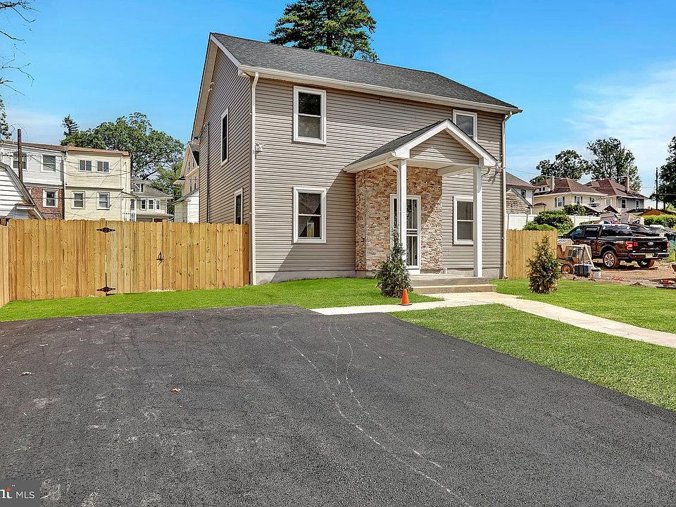 1st image of 840 Parkside Ave