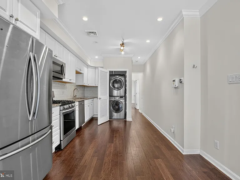 4435 Sansom St #1 — Photo 4