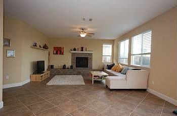 5th image of 208 Brighton Ct