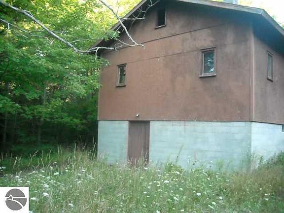 attic bat opening closed