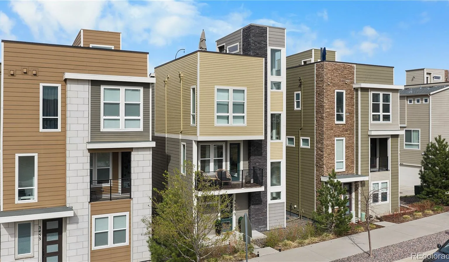 2 bed, 2.5 bath, 1920 sqft, $3,100 — Photo 2