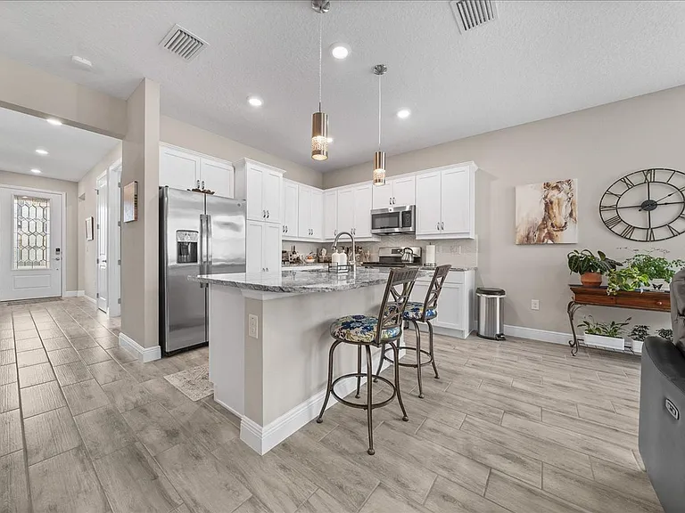 5361 NW 33rd Pl — Photo 9
