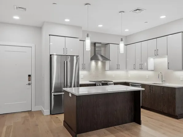 124 Highland Ave #104, Somerville, MA 02143