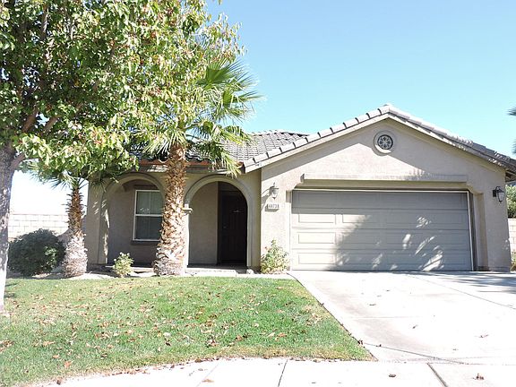 2nd image of 44738 Avenida Linda