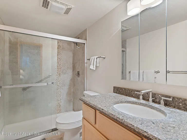 35 Upper Woodbridge Rd #26EF — Photo 13