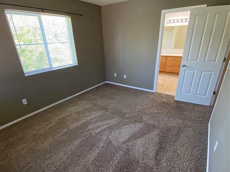 2025 Garry Oaks Ave #B — Photo 12