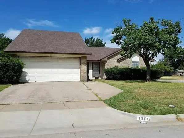 1000 Blue Carriage Ln N, Fort Worth, TX 76120