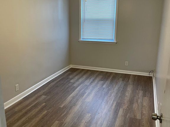 5th image of 812 Selma St Floor 2