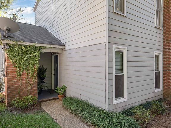 3rd image of 1346 Virginia St #2