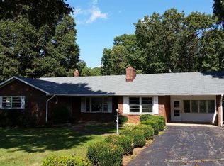 672 Jasper Wood Rd, Hurt, VA 24563